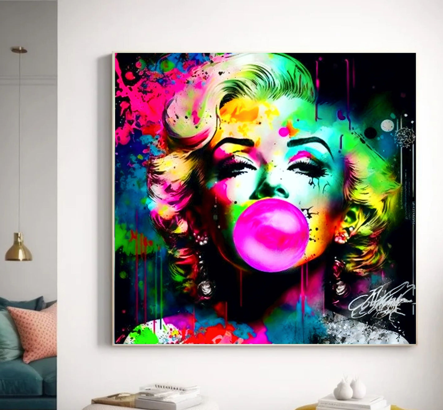 Marilyn Monroe Colourful Pink Bubble Gum